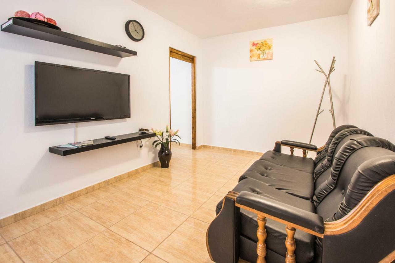 A Ensuite Apartment Con Zona De Patio Арресифе Экстерьер фото